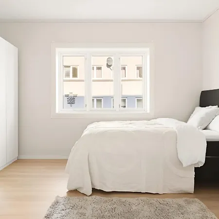 Roomsly - Modern And Bright *
