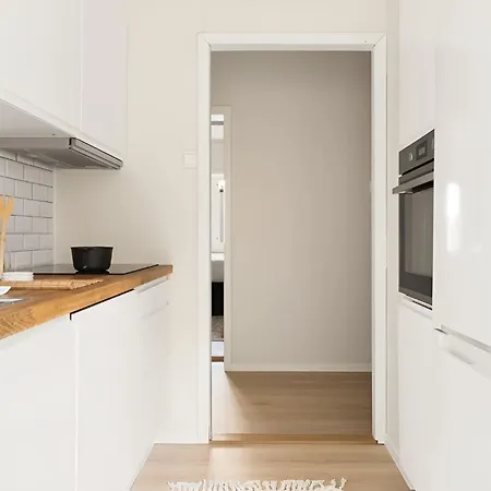 Roomsly - Modern And Bright ברגן
